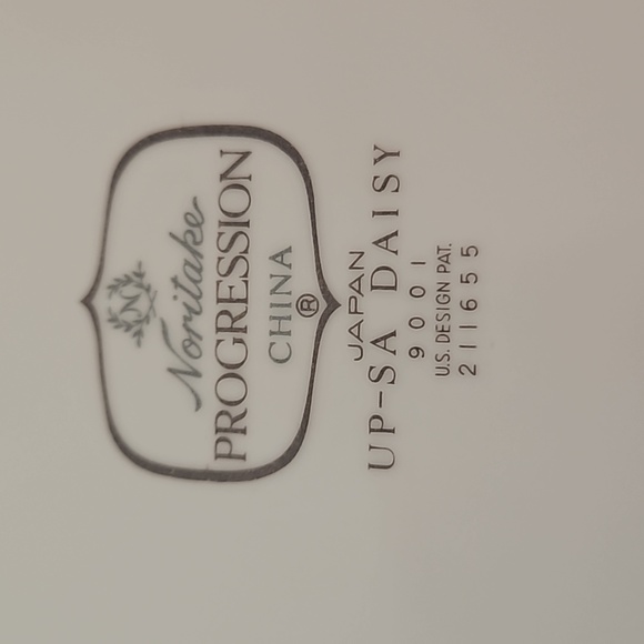 Noritake Progression UP-SA Daisy Dessert/Bread Plates - Picture 3 of 5